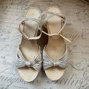 TORY BURCH Ribbon Strappy Espadrille
Wedge Sandals New Cream/Black Size 9